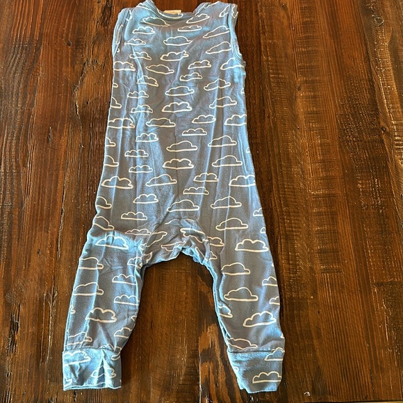 Spearmint love cloud sleeveless romper - size 12-18mo - great condition - Picture 3 of 3